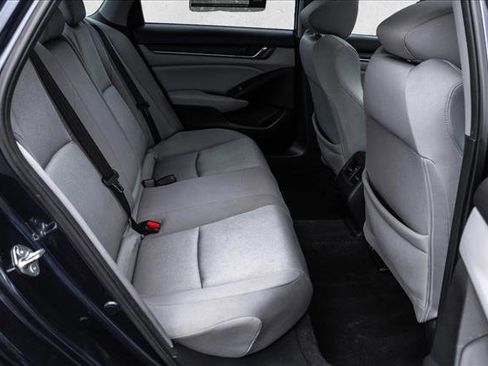Used 2018 Honda Accord EX image 22