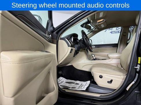 Used 2016 Jeep Grand Cherokee Laredo w/ Quick Order Package 23E AWD/4WD image 12