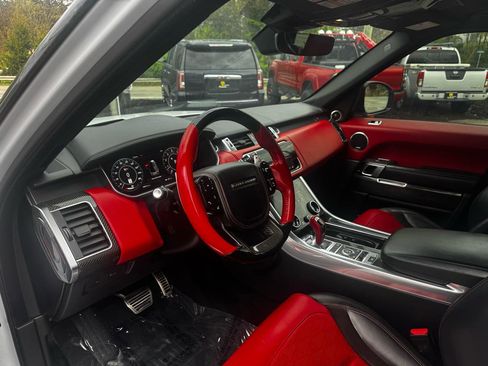 Used 2019 Land Rover Range Rover Sport SVR image 18