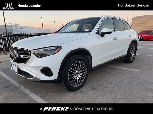 Used 2025 Mercedes-Benz GLC 300 4MATIC image 1