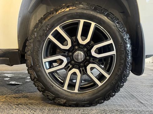 Used 2007 Chevrolet Avalanche LTZ w/ LTZ Preferred Equipment Group AWD/4WD image 30