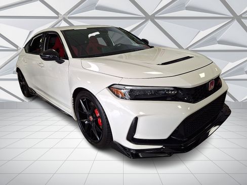 Used 2023 Honda Civic Type R image 2
