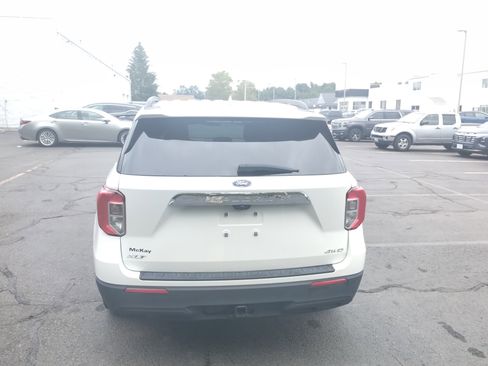 Used 2022 Ford Explorer XLT w/ Class IV Trailer Tow Package image 4