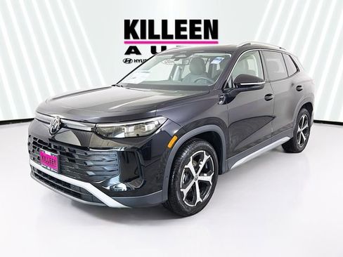 New 2026 Volkswagen Tiguan SE FWD image 3