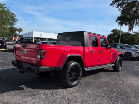 Used 2023 Jeep Gladiator Overland AWD/4WD image 4