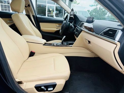 Used 2017 BMW 320i xDrive Sedan AWD/4WD image 16