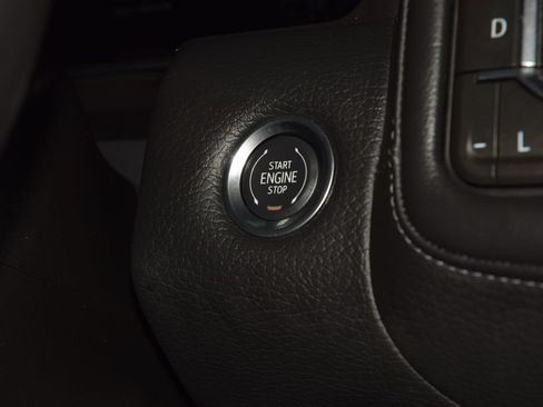 Used 2024 GMC Yukon XL Denali w/ Advanced Technology Package AWD/4WD image 35
