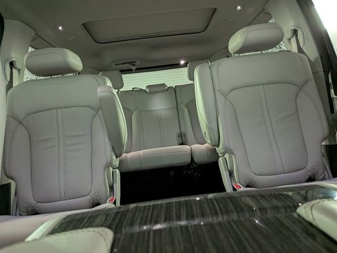 Certified 2022 Jeep Wagoneer Series II w/ Premium Group I AWD/4WD image 33