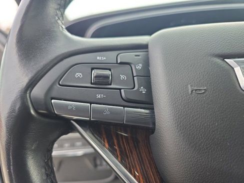 Used 2022 Cadillac Escalade ESV Luxury image 17