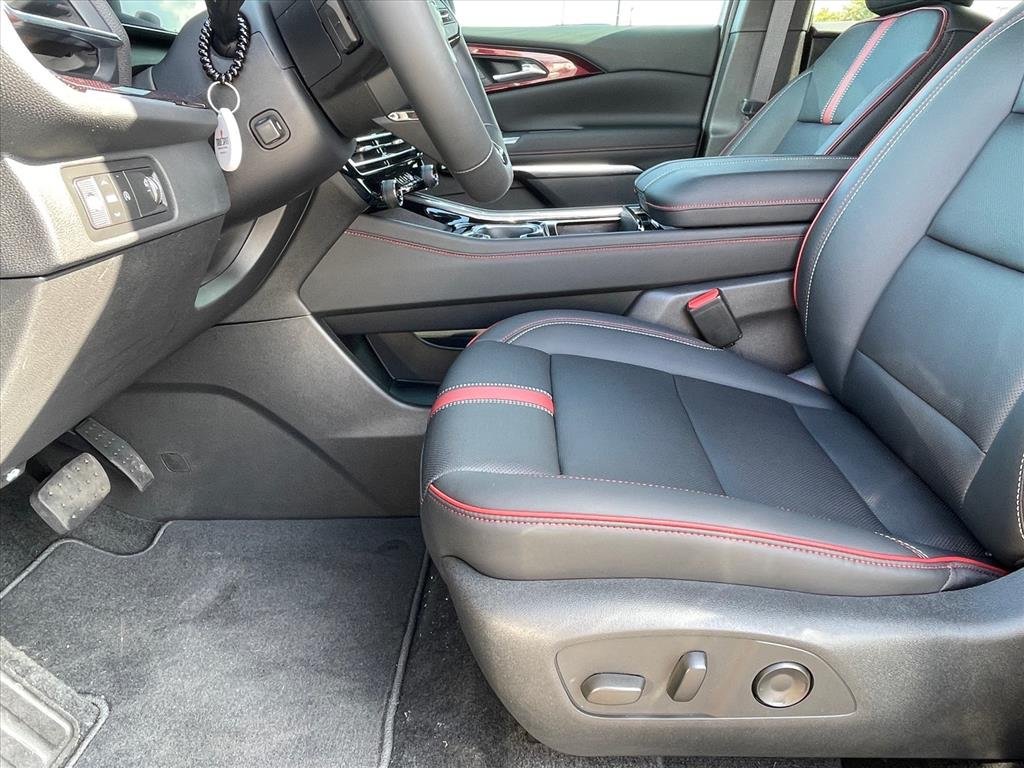 New 2027 Chevrolet Traverse RS FWD image 22
