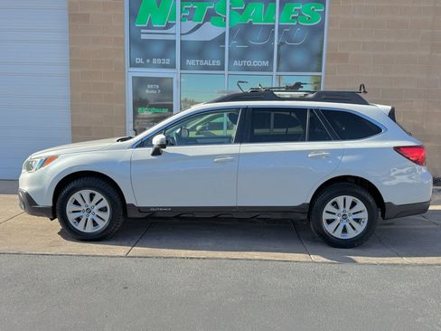 Used 2015 Subaru Outback 2.5i Premium AWD/4WD image 3