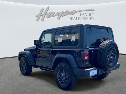 Used 2024 Jeep Wrangler Sport AWD/4WD image 6