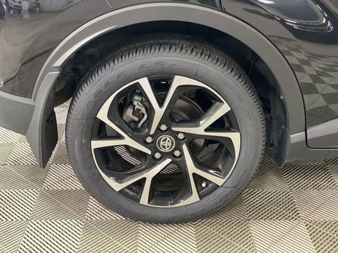 Used 2021 Toyota C-HR XLE image 37