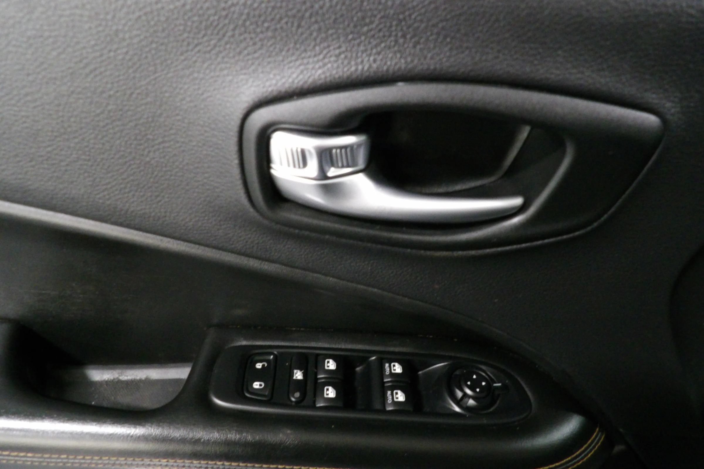 Used 2018 Jeep Compass Limited w/ Navigation Group FWD image 8
