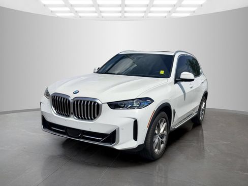 Used 2024 BMW X5 xDrive40i AWD/4WD image 1