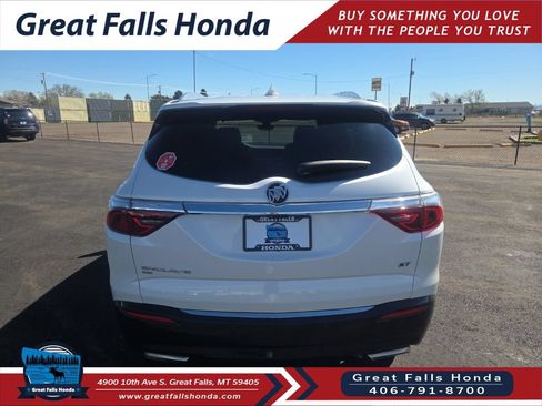Used 2024 Buick Enclave Essence w/ Experience Buick Package AWD/4WD image 6
