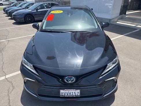 Used 2021 Toyota Camry LE FWD image 4