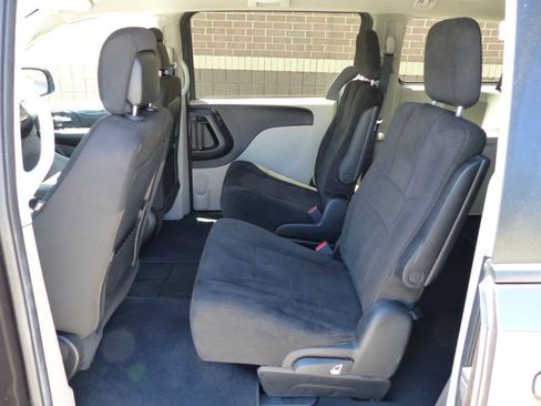 Used 2019 Dodge Grand Caravan SE w/ UConnect Hands-Free Group FWD image 29