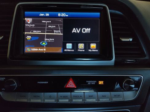 Used 2018 Hyundai Sonata Limited w/ Ultimate Package 07 image 25