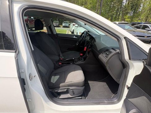 Used 2019 Volkswagen Golf S FWD image 18