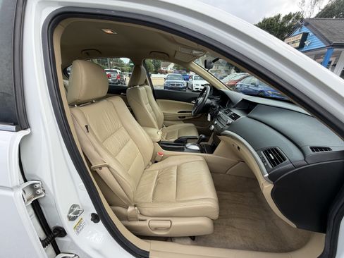 Used 2011 Honda Accord SE image 17