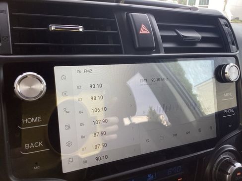 Used 2017 Toyota 4Runner Limited AWD/4WD image 4