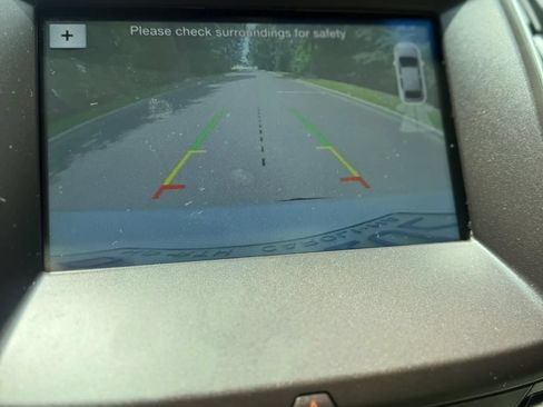 Used 2016 Ford Edge Titanium FWD image 18