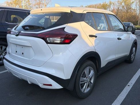 Used 2022 Nissan Kicks S image 5