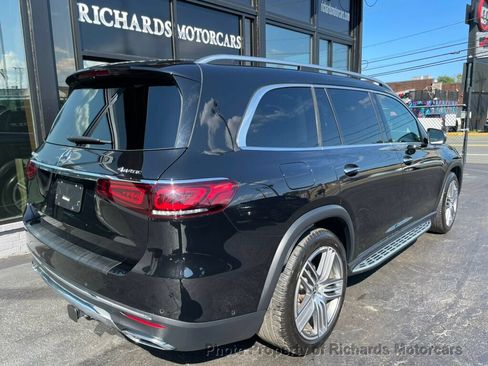 Used 2023 Mercedes-Benz GLS 450 4MATIC image 2