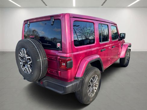 Used 2024 Jeep Wrangler Sahara image 6