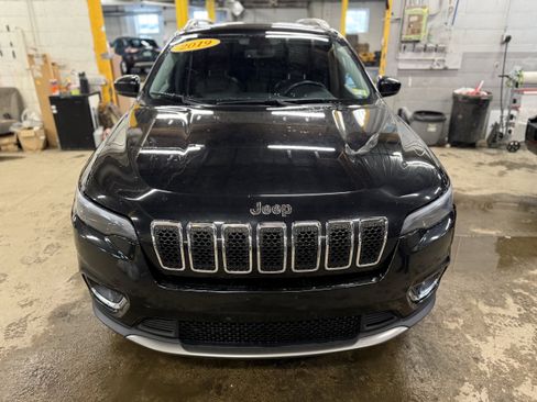 Used 2019 Jeep Cherokee Limited image 2