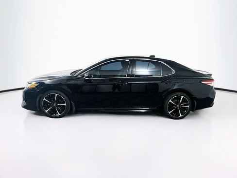 Used 2018 Toyota Camry XSE FWD image 4