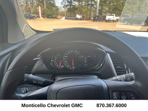 Used 2020 Chevrolet Trax LT image 11