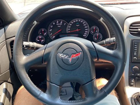Used 2005 Chevrolet Corvette Coupe w/ Preferred Equipment Group image 17