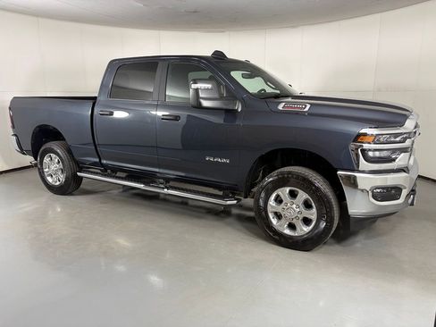 Used 2025 RAM 2500 Big Horn AWD/4WD image 9