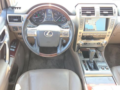 Used 2018 Lexus GX 460 Premium w/ Premium Package image 15