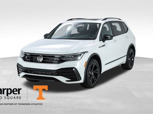 Used 2023 Volkswagen Tiguan SE R-Line FWD image 1
