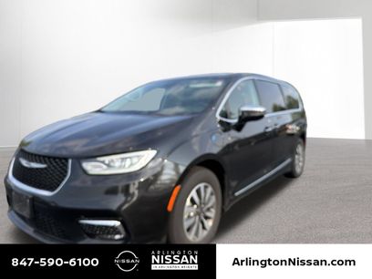Used 2023 Chrysler Pacifica Limited