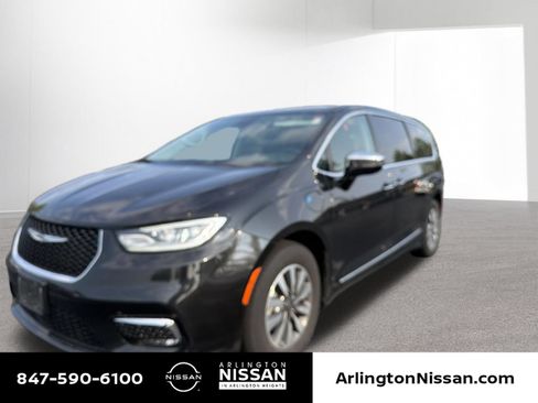 Used 2023 Chrysler Pacifica Limited FWD image 1