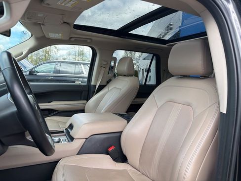 Used 2024 Ford Expedition Max Limited image 9