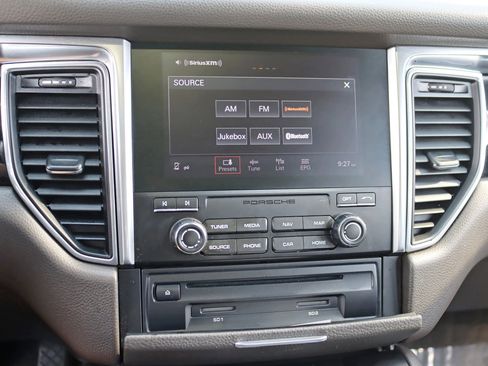 Used 2018 Porsche Macan Sport Edition image 19