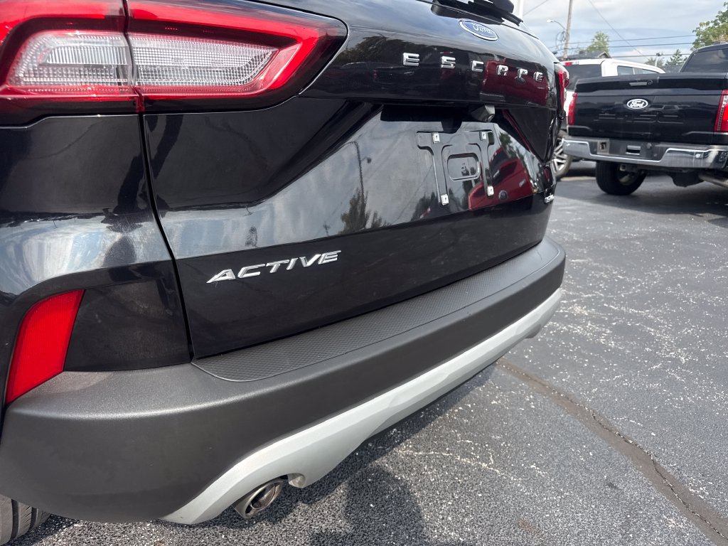 Used 2025 Ford Escape Active AWD/4WD image 11