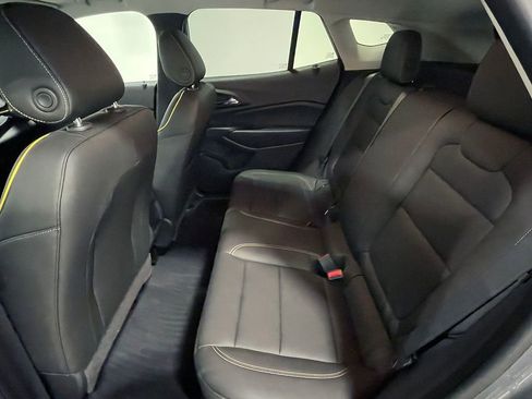 Used 2025 Chevrolet Trax ACTIV FWD image 18