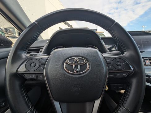 Used 2022 Toyota Camry SE image 19