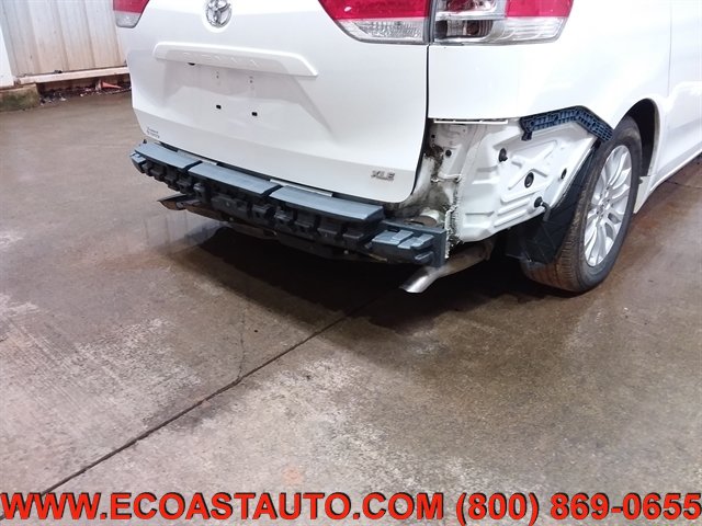 Used 2012 Toyota Sienna XLE w/ Entertainment Pkg FWD image 15
