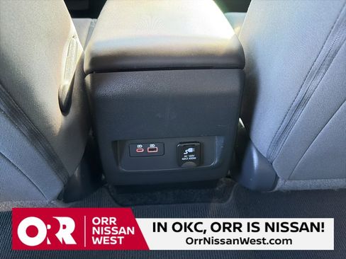 Used 2024 Nissan Frontier SV w/ SV Convenience Package image 17