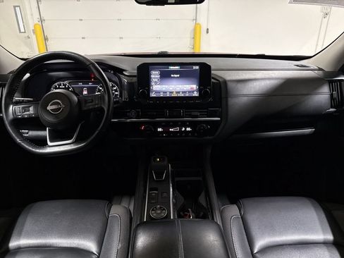 Used 2023 Nissan Pathfinder SL AWD/4WD image 10