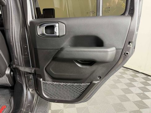 Used 2021 Jeep Wrangler Unlimited Sahara image 15