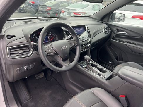 Used 2023 Chevrolet Equinox Premier image 9