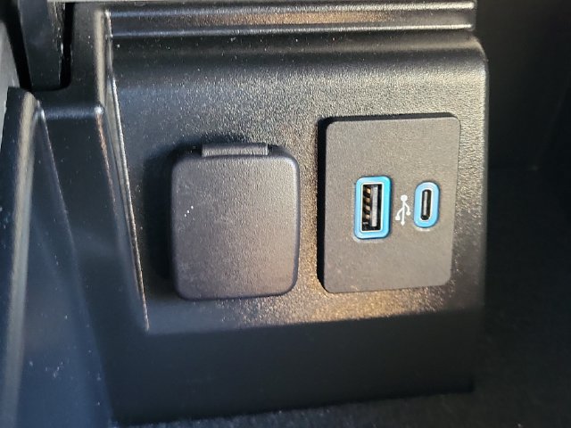Certified 2023 Ford Explorer Limited w/ Equipment Group 301A AWD/4WD image 24